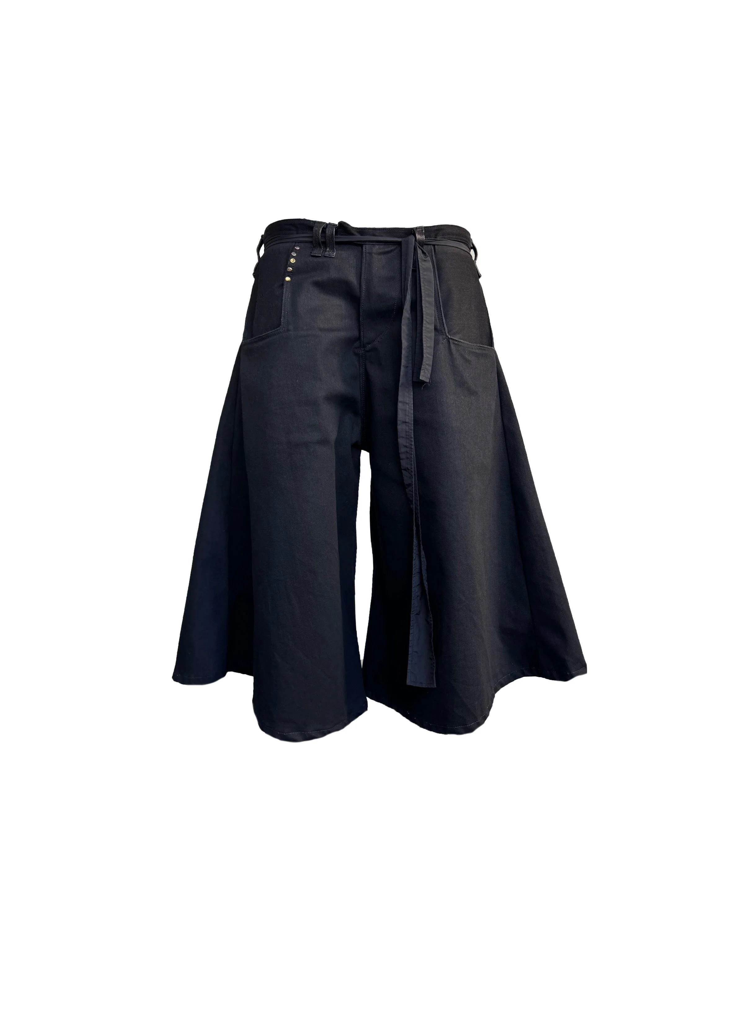 DRESS AND REPAIR CAPRIS — Benjamin D'Addio